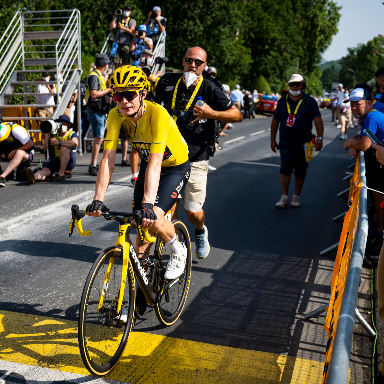 Hochwertige Radsportbekleidung, Fahrradbekleidung mit Stil, Langärmelige Trikots, Innovatives Design, RFL-Radbekleidung, Winterjacken für Radfahrer, Atmungsaktive Windwesten, Perfekte Passform, Thermotrikots, Stilvolles Radfahren, Radtrikots, Trikots, Radsportbekleidung,   Fahrradkleidung, Radhosen, Windwesten, Winterjacken, Premiumbekleidung